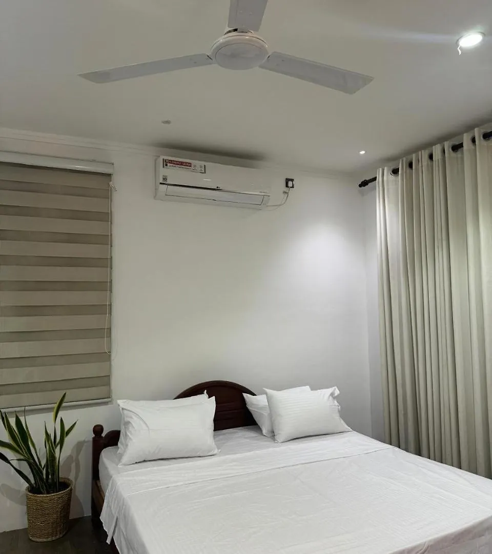 Mitchel'S Transit Hotel Ja-Ela